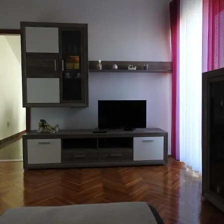 Apartman Marini *